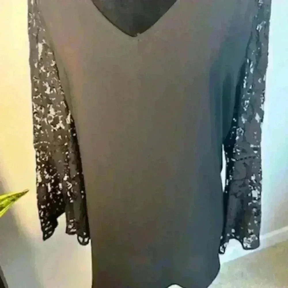 Boho style‎ blouse with lace sleeves by Chico's